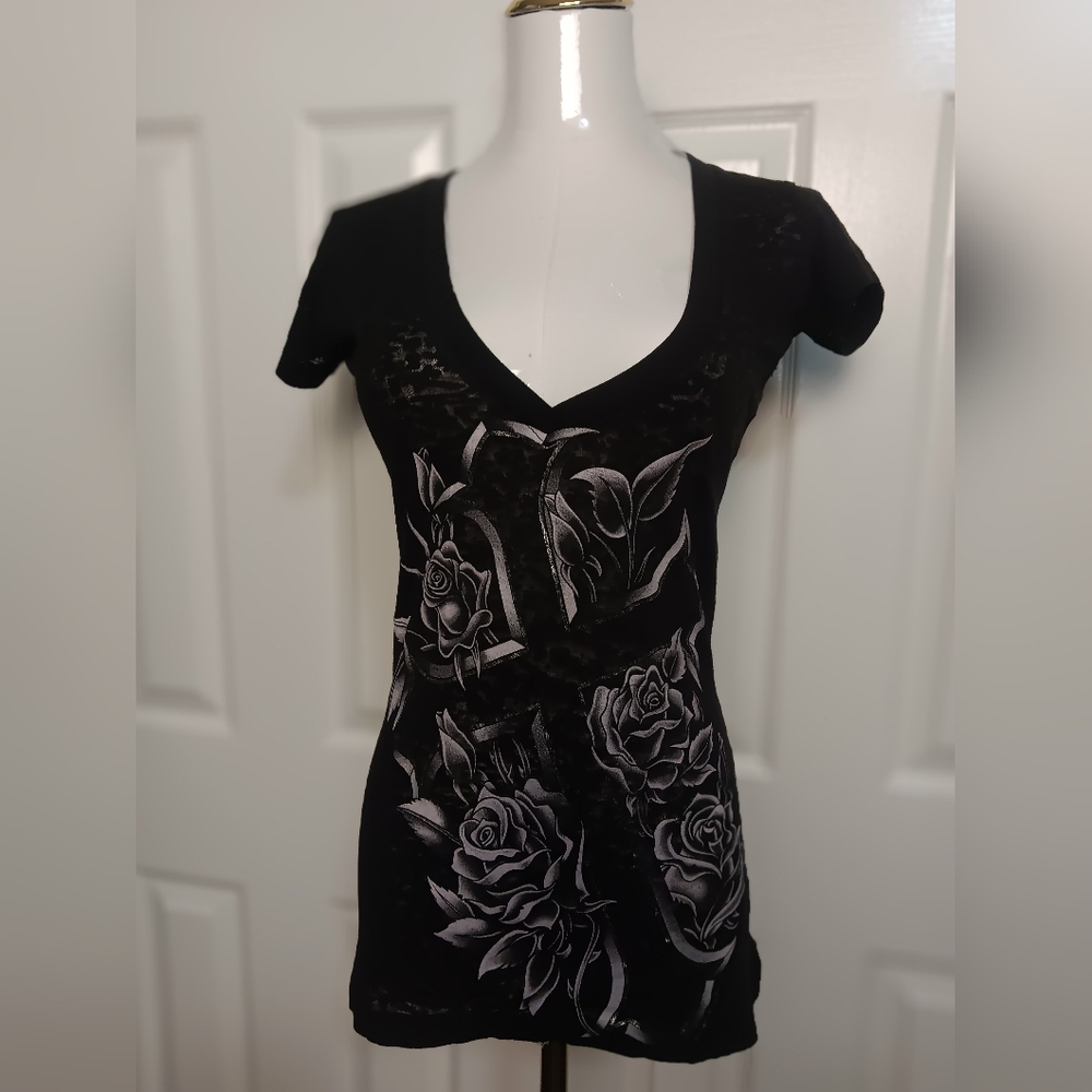 Black Floral Women's Short Sleeve Tee NWOT
